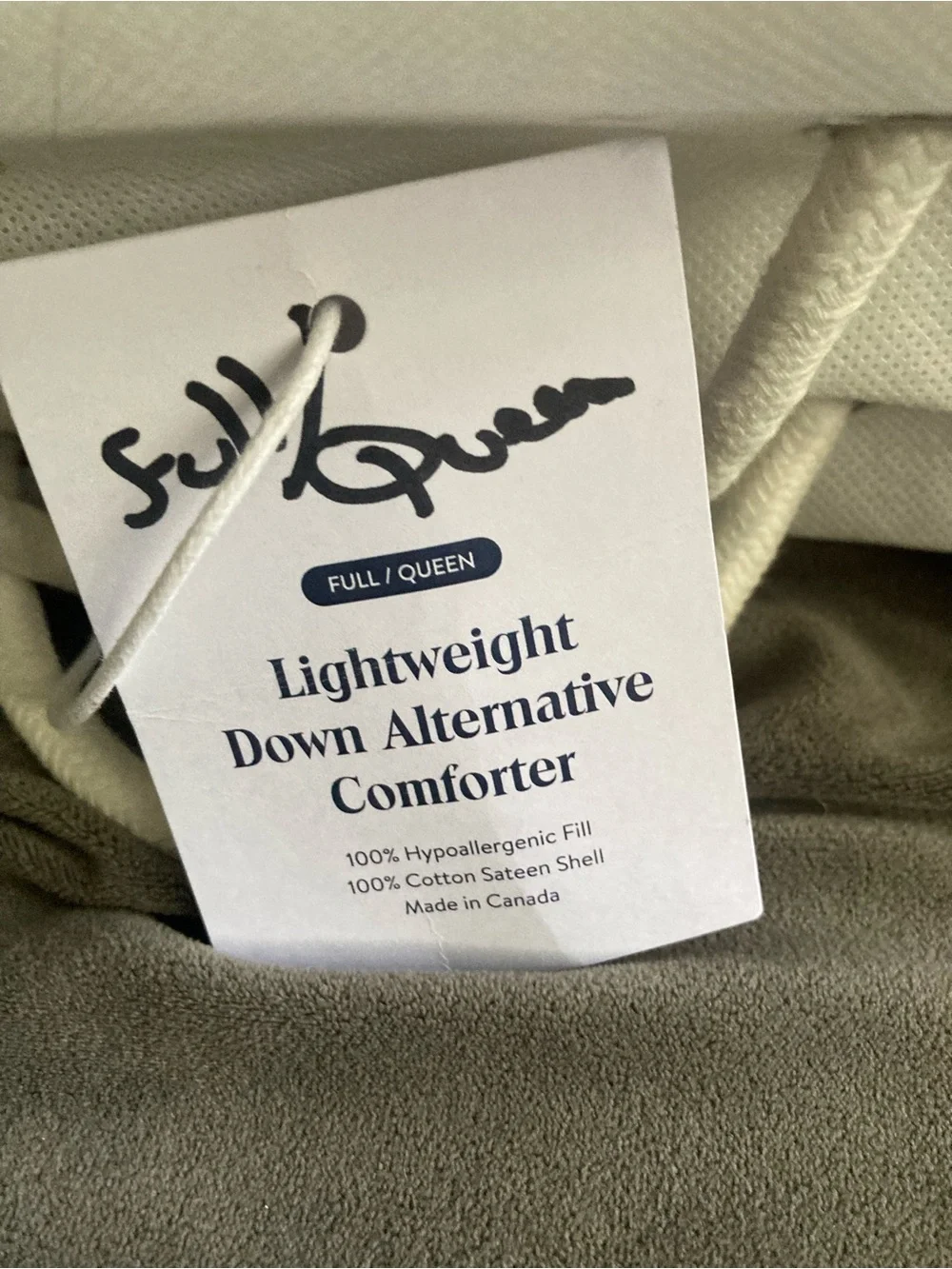Queen / Full   brooklinen down ALTERNATIVE comforter White. 92”x96” 31oz fill
